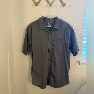 Men’s gray voyager short sleeve button down